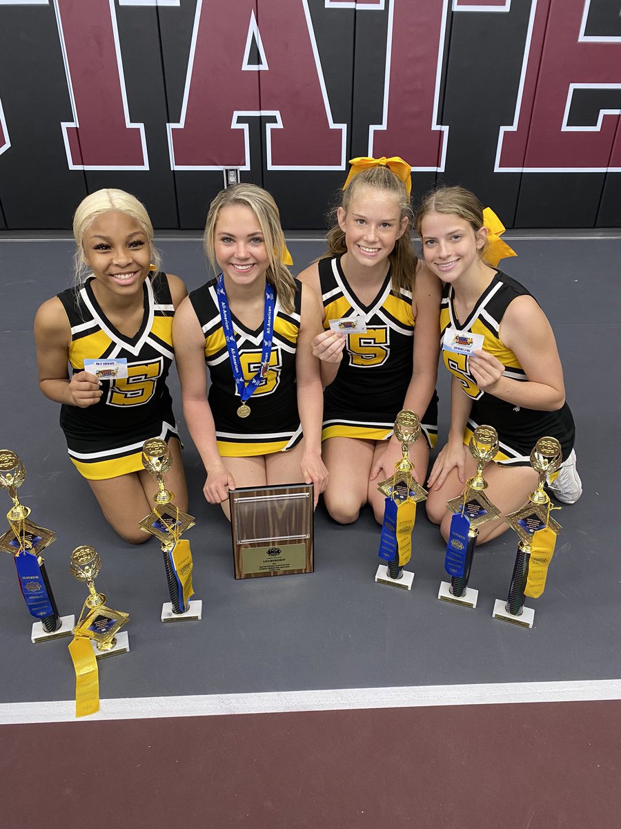 starkvillehighcheer tweet media