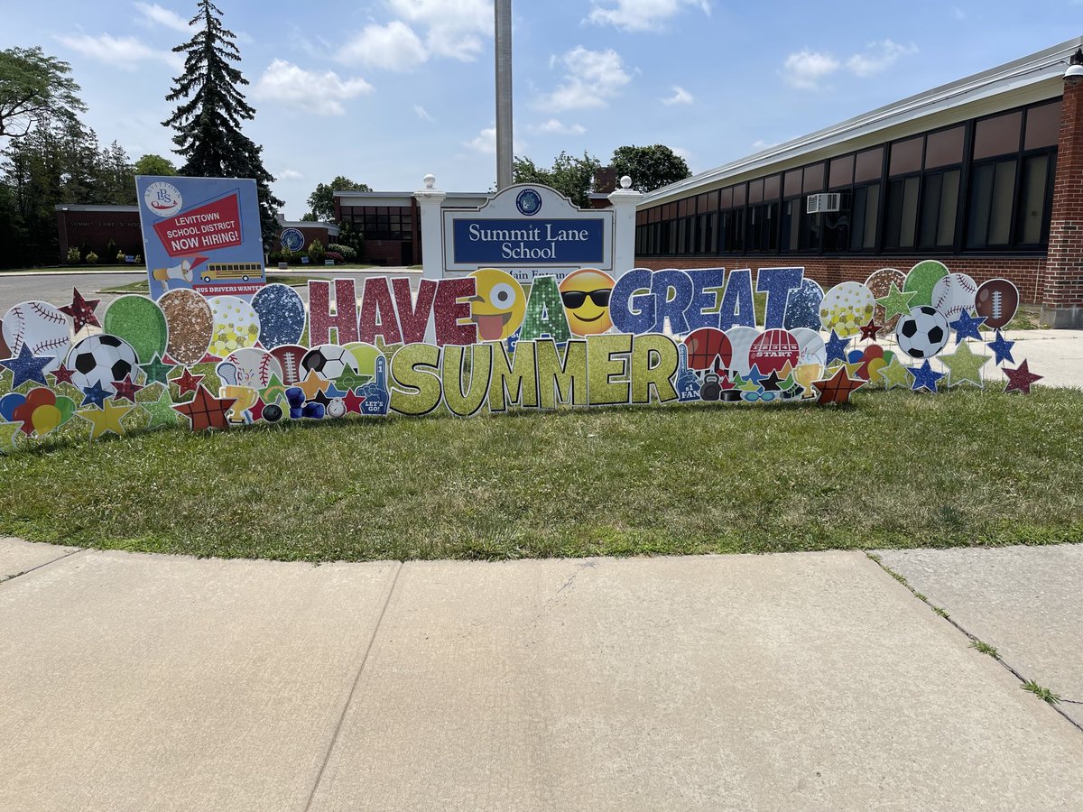 SummitLane_ES's tweet photo. What a beautiful send-off to summer vacation. Thank you Summit Lane PTA for the sign you provided this morning. https://t.co/L99qTQ32wh