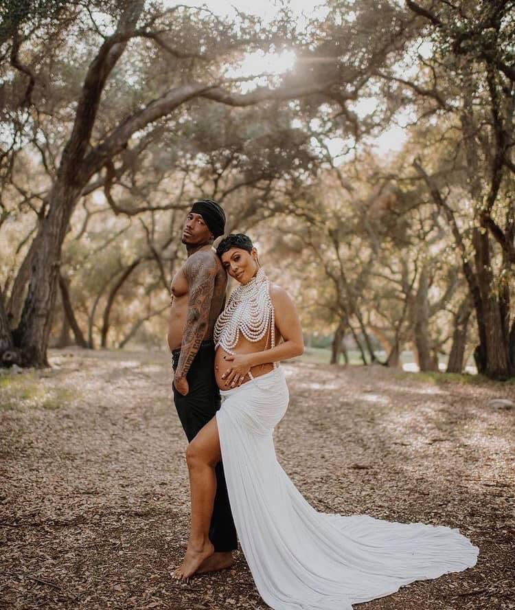 Ndoni_ZN's tweet image. One thing about Nick, he gonna show up to the maternity shoot😂😂