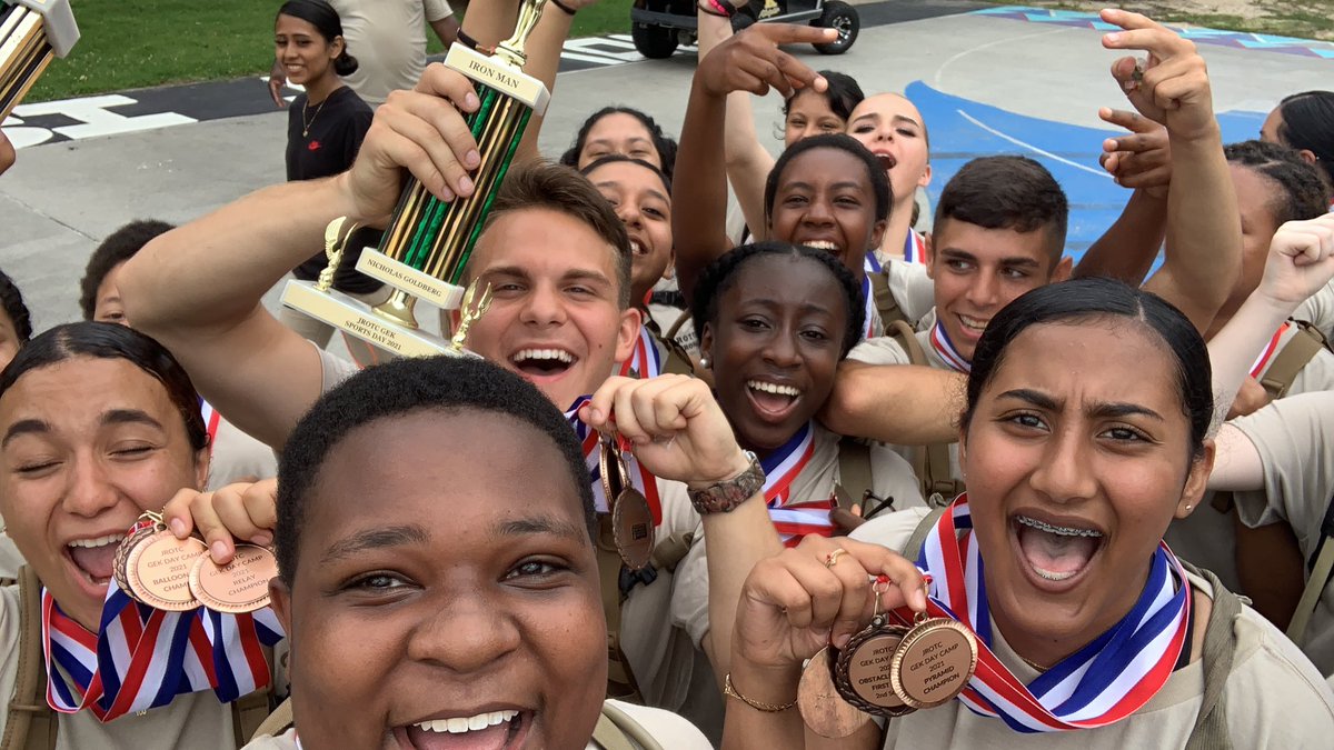 Eb4lEnloe's tweet photo. Camp G.E.K is complete! Cadets had a great time all week long. They competed in obstacle courses, sports events, fitness test, and so much more. Thank you to Knightdale JROTC for hosting this camp and thank you to all of the instructors who made this possible! #armystong 🦅 https://t.co/PYX4efmrto