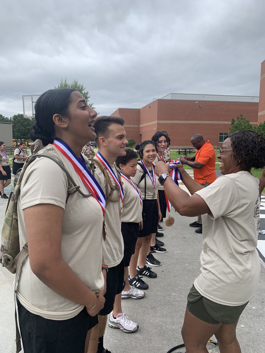 Eb4lEnloe's tweet photo. Camp G.E.K is complete! Cadets had a great time all week long. They competed in obstacle courses, sports events, fitness test, and so much more. Thank you to Knightdale JROTC for hosting this camp and thank you to all of the instructors who made this possible! #armystong 🦅 https://t.co/PYX4efmrto