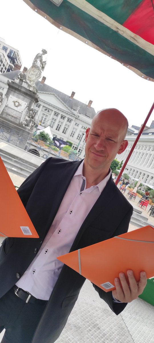 SlideMake's tweet image. Wonderful concert in Brussels 🇧🇪👏🙏🙏🙏