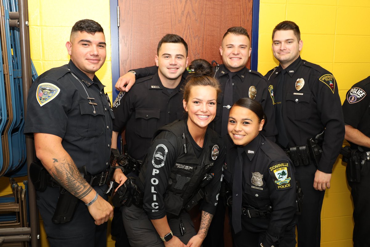 IndianaLawEnfo1's tweet photo. Many more photos on our Facebook page from today's graduation! We'll be posting more next week also. #ILEABasicClass223 #IndianaPolice https://t.co/F2TaEqlJ0f
