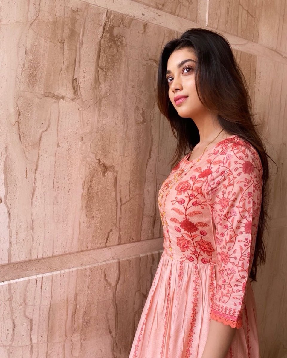DiganganaS's tweet photo. ❤️❤️❤️❤️ https://t.co/6RjlVuaAGr