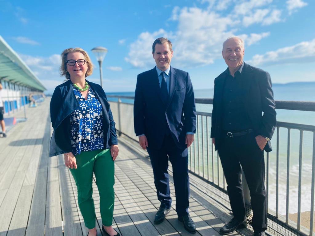 Inspiring regeneration plans coming together in a sunny Boscombe, supported by £22m of investment from the Towns Fund - with <a href="/Tobias_Ellwood/">Tobias Ellwood</a> <a href="/BCPCouncil/">BCP Council</a> 

Pleased to meet the Town Deal Board and enjoy the pier! ☀️