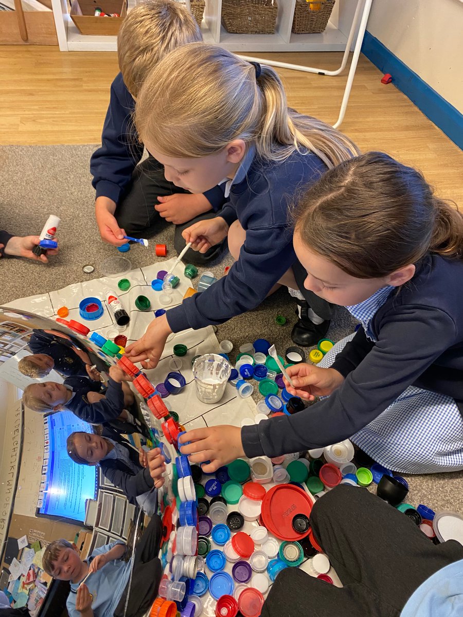 St_Leonards_RC's tweet photo. Jellyfish in progress! Thankyou to everyone for the bottle top donations! Please keep them coming as our jelly fish is a big guy!๐๐ #stleonardsmaple #stleonardsgeography #messageinabottletop https://t.co/JqvHHnIFqL
