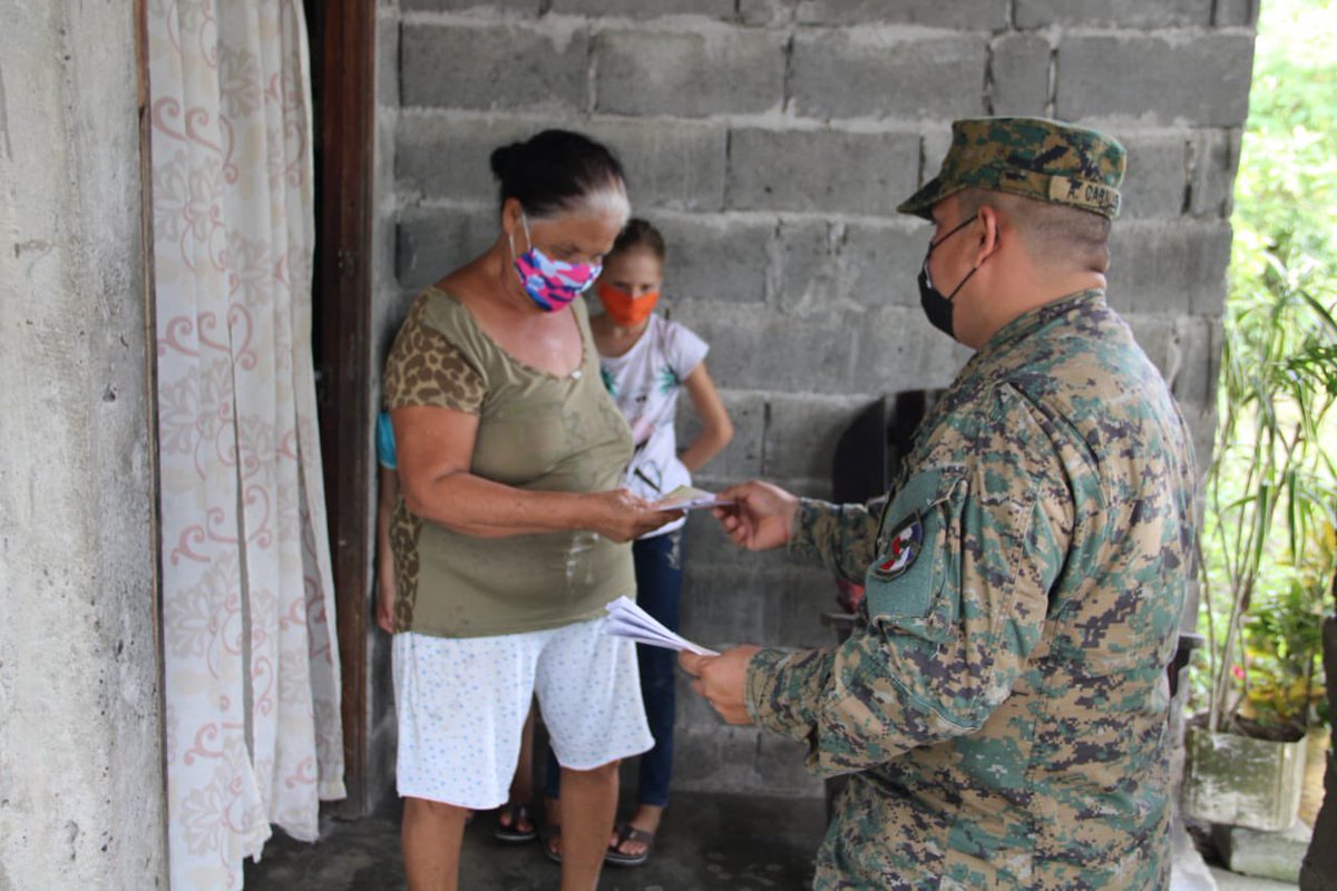 Unidades de #SeguridadCiudadana de la Brigada Occidental cumpliendo con la filosofía del C.E.A. Fronterizo, se mantienen en entrega de volantes en conmemoración al Día Internacional de la Lucha Contra el Uso Indebido y el Tráfico Ilícito de Drogas.

Si a la Vida, No a más Drogas.