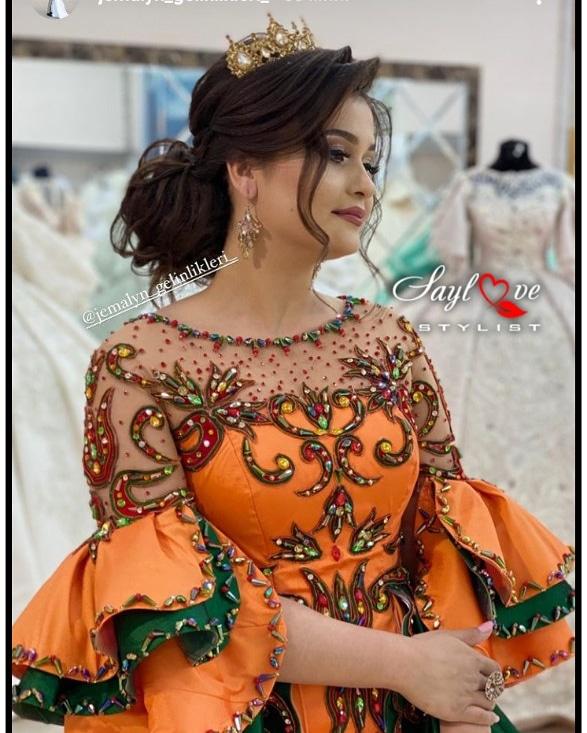 saylaw90's tweet photo. "SayLove Stylist " Mary, Turkmenistan
(+993) 62 22 14 44
#saylove_stylist_pirkuliyew

Instagram:
https://t.co/2EpHciwxpB
https://t.co/GN4QXED8KB

вконтакте:
https://t.co/OW5QUVPIRP

одноклассники:
https://t.co/3w21IPCgNS

Facebook:
https://t.co/FBnsX88bUN

#saylove

#stylist https://t.co/vxQVGufnS6