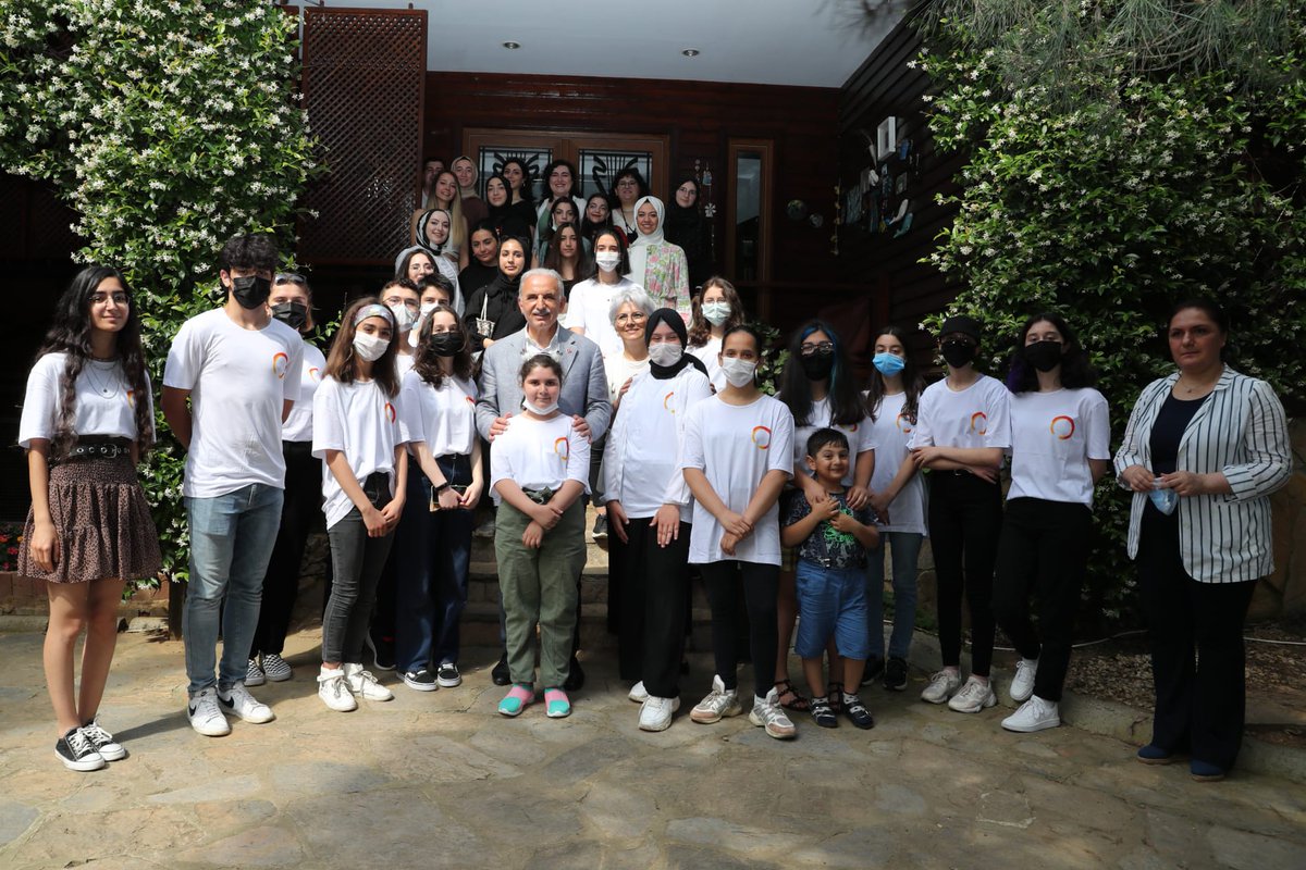 ismetyildirimtr's tweet photo. "Sanat; bir toplumun ruhunu yansıtan ve geçmişi içinde yaşatarak, medeniyeti geleceğe taşıyan en önemli değerdir."

Bugün, Mim Sanat Akademisi’nin Hayat Öğrenci Karma Sergisi açılışına katıldık.

Birbirinden değerli eserleri bizlere kazandıran sanatçılarımızı gönülden kutluyorum. https://t.co/E3B3Bz4TnE