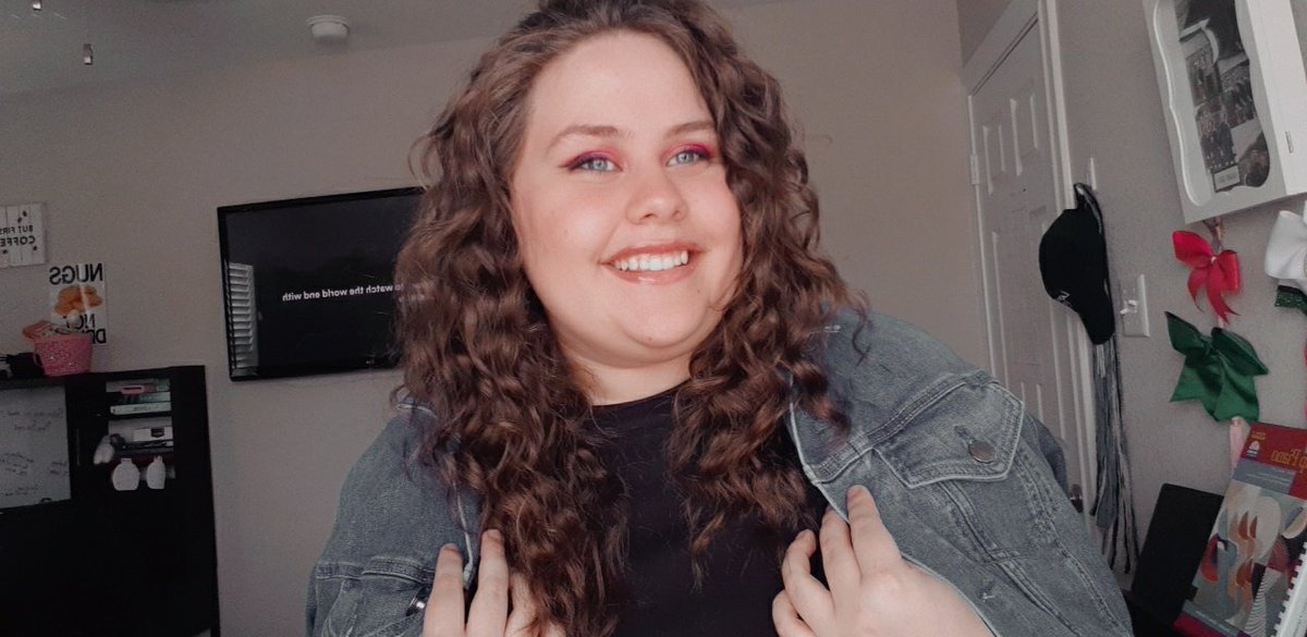 breezybubbs's tweet photo. Hi Twitter:) 
Have these bc I felt productive today🤍 

Also you should follow me on twitch
Link in my bio:)
#smallstreamer
#bisexualstreamer https://t.co/t5pjK2pGus