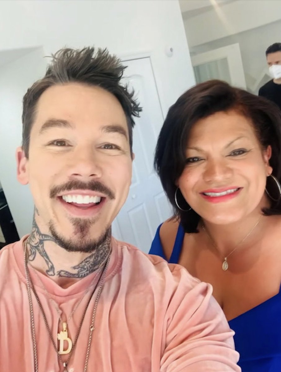 A family seeking a lavish home along the Florida coast relies on #RealEstate Expert <a href="/MarthaMelz/">Martha Melendez</a> and HGTV star &amp; designer <a href="/bromco/">david bromstad</a> to find their #Lottery #DreamHome. Tune in tonight at 9 PM EDT to see <a href="/EV_Melbourne/">Engel & Volkers | Melbourne</a> featured on this week’s episode of <a href="/HGTV/">HGTV</a> My Lottery Dream Home.