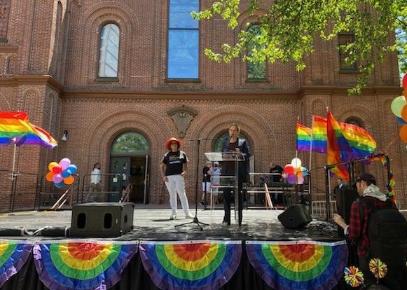 QueensDAKatz's tweet photo. The AIDS Center of Queens County recently hosted a #Pride celebration for Jamaica residents. DA Katz was honored with an award for her decades-long activism on behalf of the LGBTQ+ community.

The work of #ACQC is transformative and we are proud to be their partner. https://t.co/FCHadkiHRC