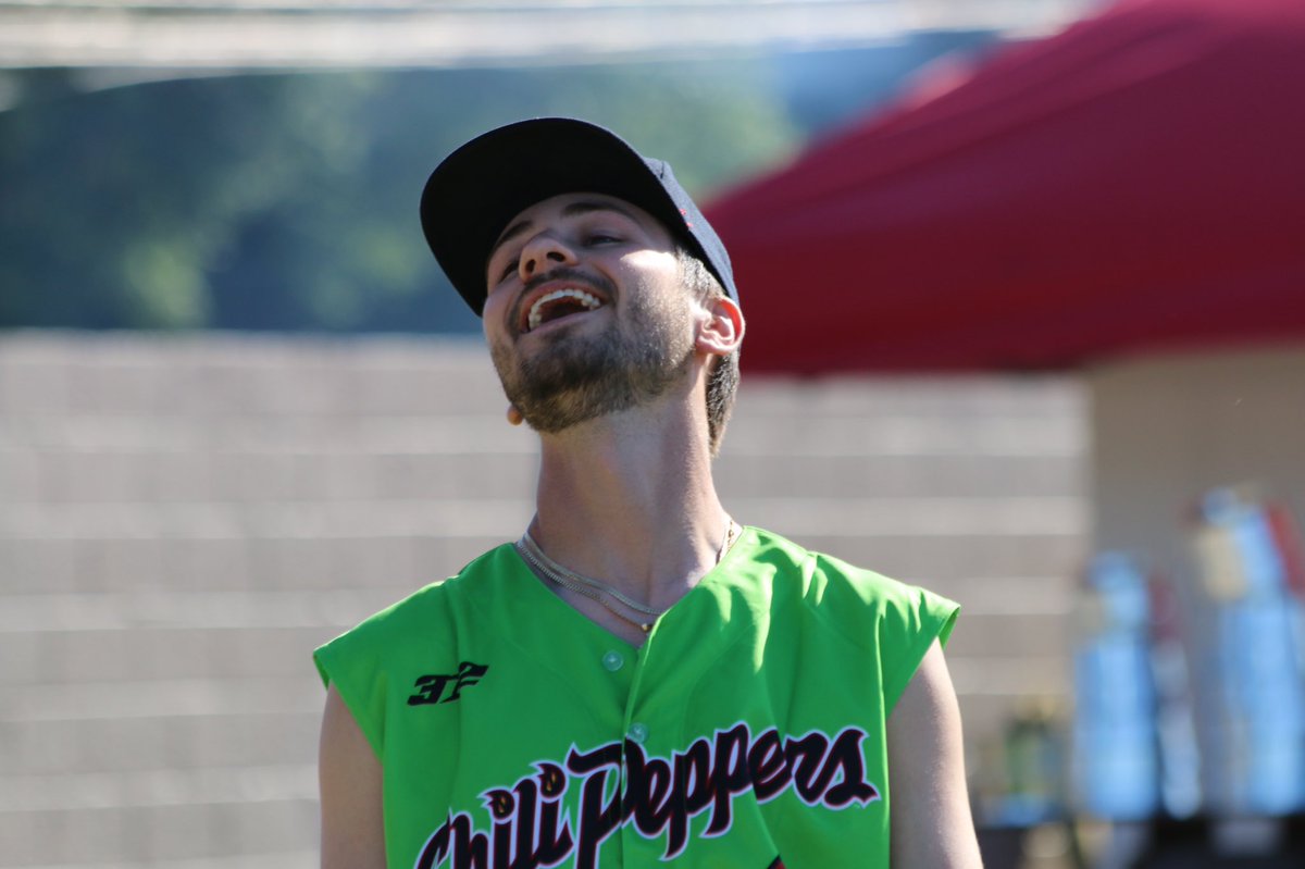 GoChiliPeppers's tweet photo. Smiling big because it’s Friday 😁🌶

#SpiceBoysofSummer #GoChiliPeppers #GAMEDAY #BBQtheBirds https://t.co/Kythn45qOv