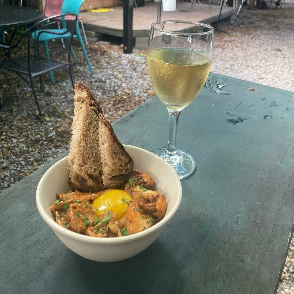 Chef @chefheyricky special tonight😍🍷 
•Pan Roasted Chanterelles with Vermouth, Garlic, Parsley, Greener Pastures Egg Yolk, Bellegarde Toast #bacchanalwine instagr.am/p/CQj3cV5H21_/