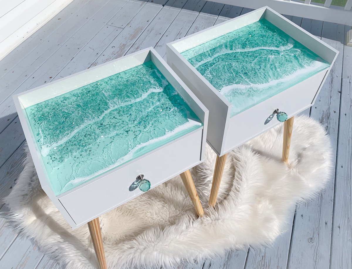 Jessicaaabella's tweet photo. So excited to release these matching Glam Tables !!! You can buy them individually or as a set. If you buy them together it comes with a free feather dish 🪶 https://t.co/3Ap640wQuE