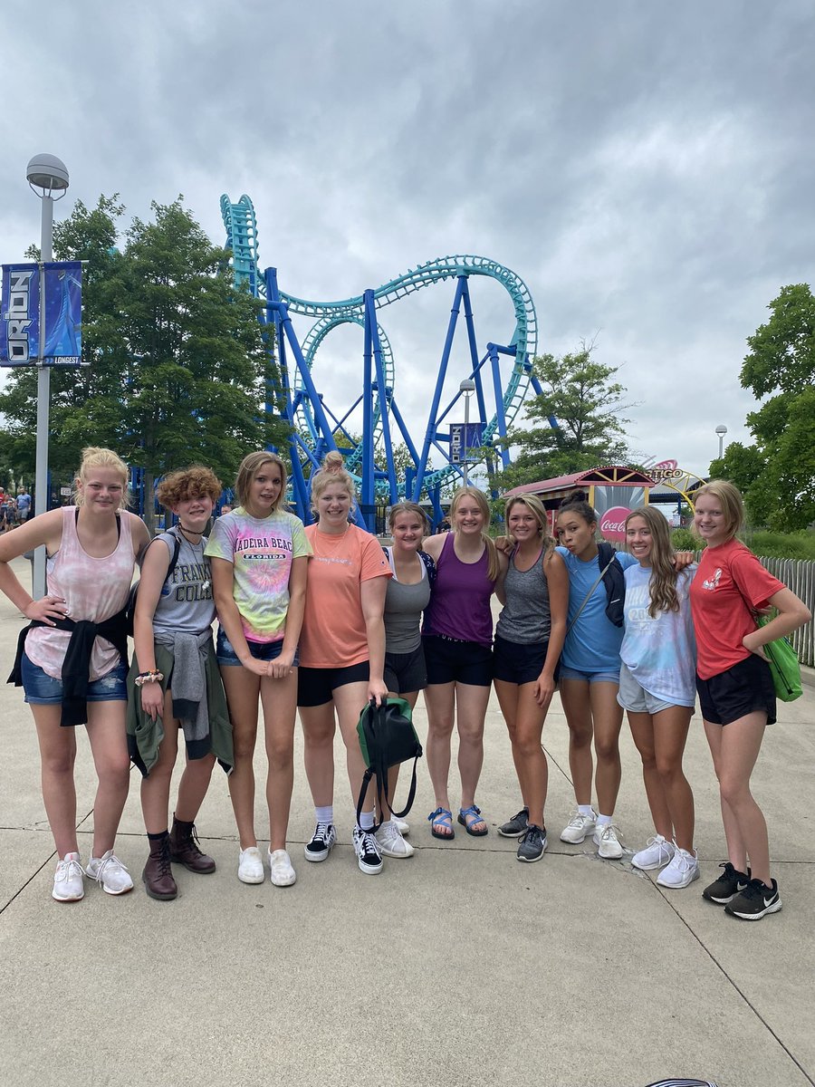 It’s a tradition! 
We’re having a fun summer 🏀🤍🎢 
#ladyjackets #summerball #funday