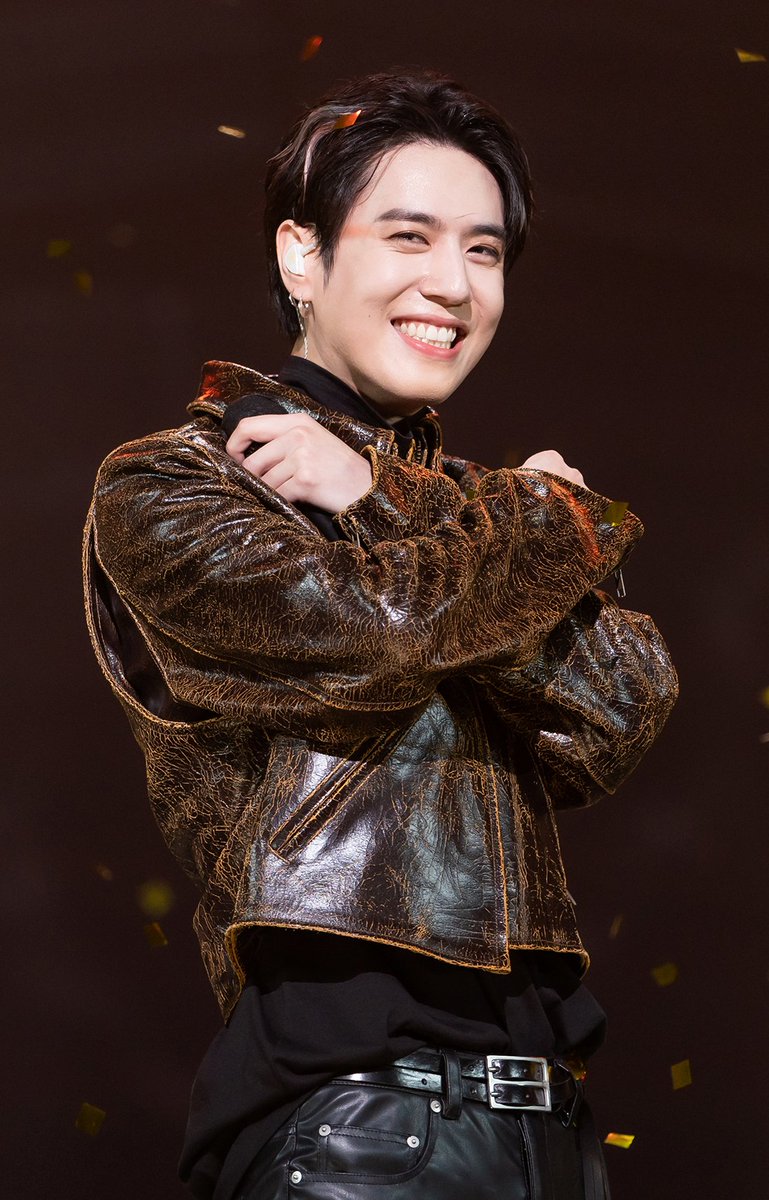 Natcam11's tweet photo. #GustavoBolivarParaco
Tremendo comback el de yugyeom
#kpop https://t.co/71fIZioZrI