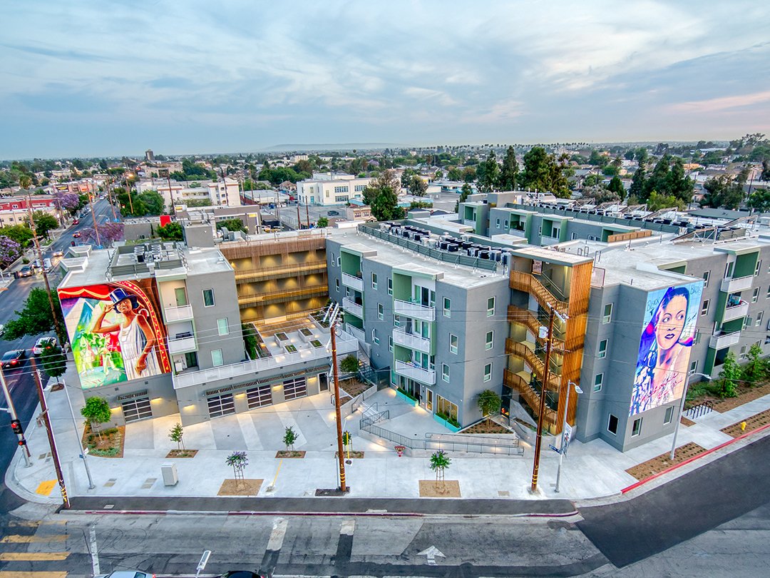 KFALosAngeles's tweet image. The #FlorenceMills Apartments are open! Congrats to HCHC and  the entire project team on the Grand Opening. We couldn&apos;t be more honored to be involved with this mixed-use project for #LosAngeles.

#kfaarchitecture  #ArchitectureforLosAngeles #KFAdesign #affordablehousing