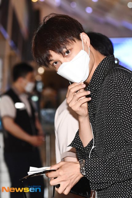 KaiNationUnion_'s tweet photo. [NEWS] 210626 - News Articles about KAI departing from Gimpo Airport heading to Jeju for the filming of “Udo Inn” entertainment show.

🔗https://t.co/EwNbwMEwu6
🔗https://t.co/CHuIDERySQ
🔗https://t.co/u5o4BWVAmq
🔗https://t.co/CcDqACNHhe

#KAI #카이 #엑소카이 https://t.co/Oi32sWxsKG
