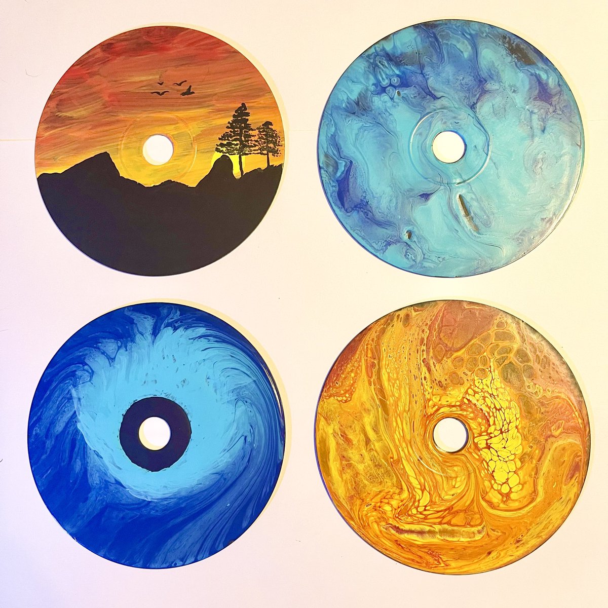 WickedSquares's tweet photo. Acrylic painting and acrylic pours on CDs! One of my new projects!
#cdart #cdartwork #acrylicpouring #acrylicpour #acrylicpourart #acrylicpourpainting #abstract #art #painting #acrylic #wickednebulousart #wallart #wallartdecor #wallartwork @wickednebulousart https://t.co/0AqLoR999B