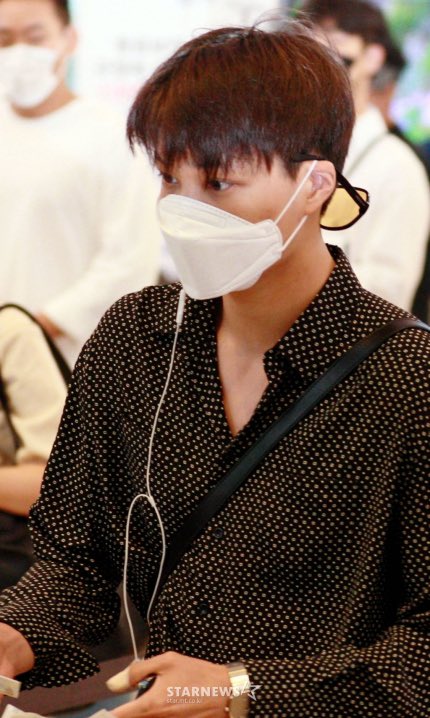 KaiNationUnion_'s tweet photo. [NEWS] 210626 - News Articles about KAI departing from Gimpo Airport heading to Jeju for the filming of “Udo Inn” entertainment show.

🔗https://t.co/782ogRKDMZ
🔗https://t.co/PjAevqcjff
🔗https://t.co/Cieb1eAnLF
🔗https://t.co/8gve4raWQ9

#KAI #카이 #엑소카이 https://t.co/R2JzAq0Q2A