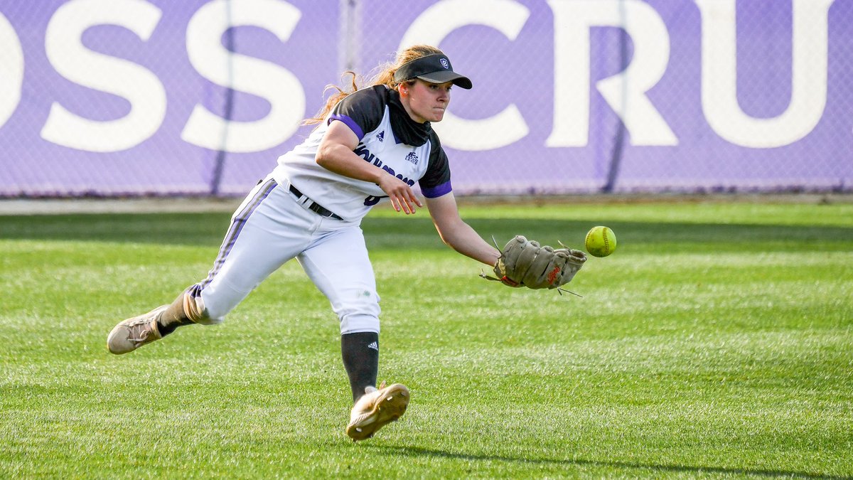 Happy Birthday to Sophomore utility, Jess Mott!!! We hope your day is as awesome and fun as you are!