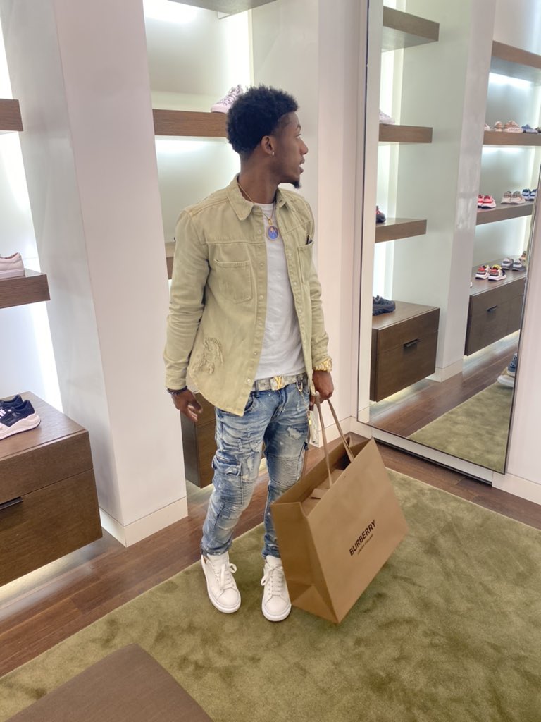 DontezAkram's tweet photo. I Was Never Lucky, Just A Product Of Hard work &amp; Consistency 💯🤲🏽 #PureOne https://t.co/2ArETJZ9td