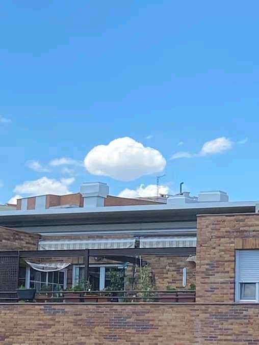 migralegalusa's tweet photo. #HumorGlobal | Circuito global presenta: "La nube con más forma de nube en la historia de las nubes".
#25Jun #AlexSaabLaSerie2 #AlexVzlaNoSanctions #DeCaraboboHaciaAyacucho #DiaNaranja https://t.co/2pipyU0Y4j