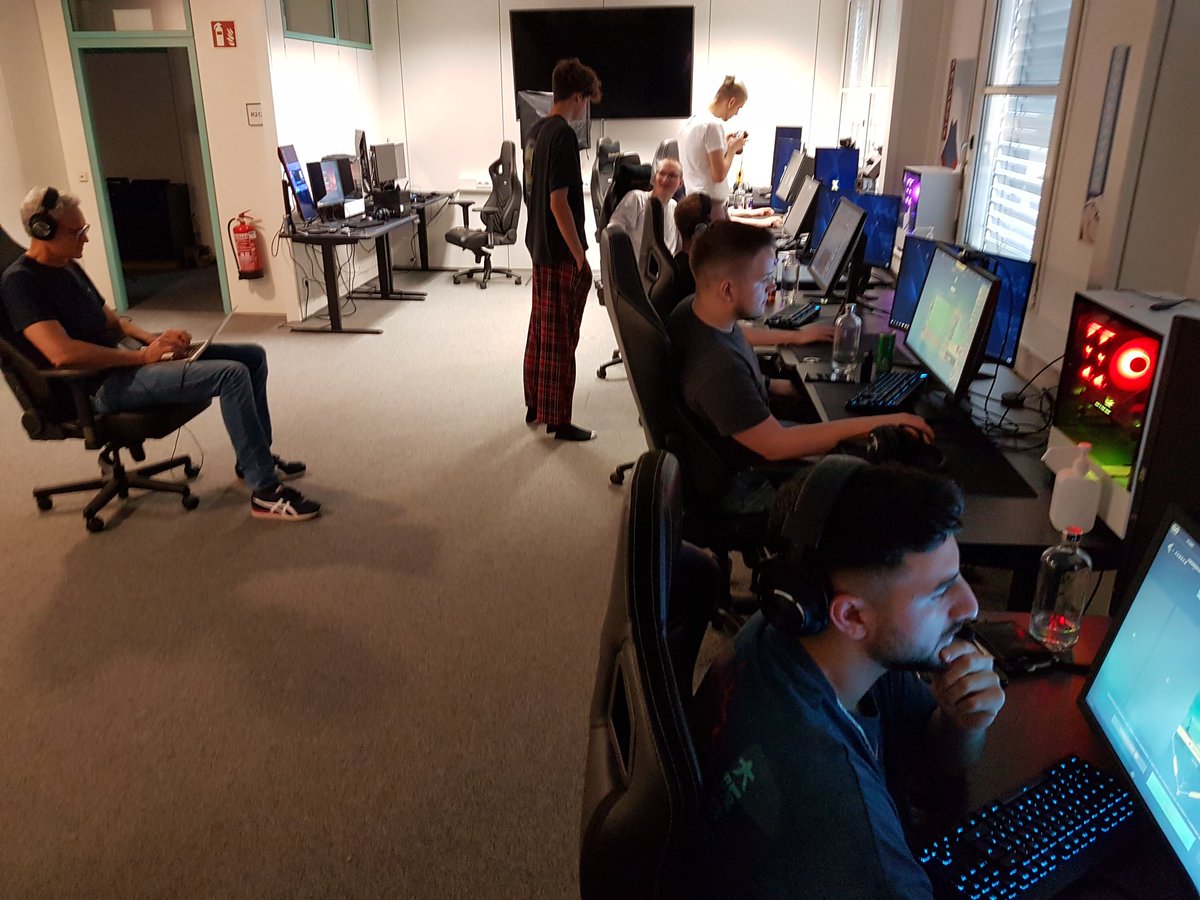 WaveAUTCS's tweet photo. Everyone arrived. Time for our first scrim! #vct #wavecamp 🌊 https://t.co/VxrENjbgLt