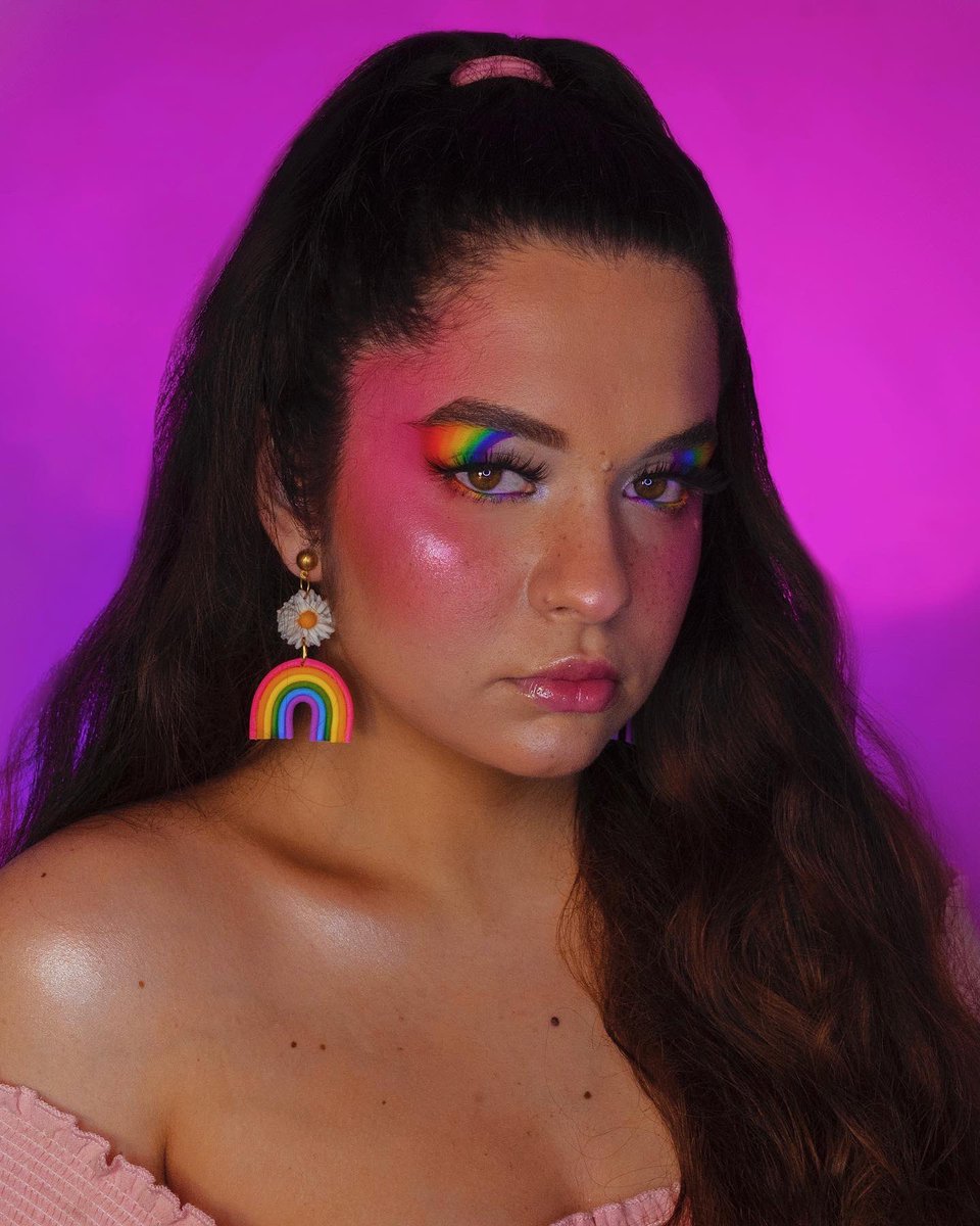 simonelalwani's tweet photo. @beautybay Using the bright 42 colour palette ❤️used it for the blush too 😍❤️ ib @heysofimakeup @sylvurdust https://t.co/SI1zCKHrSY