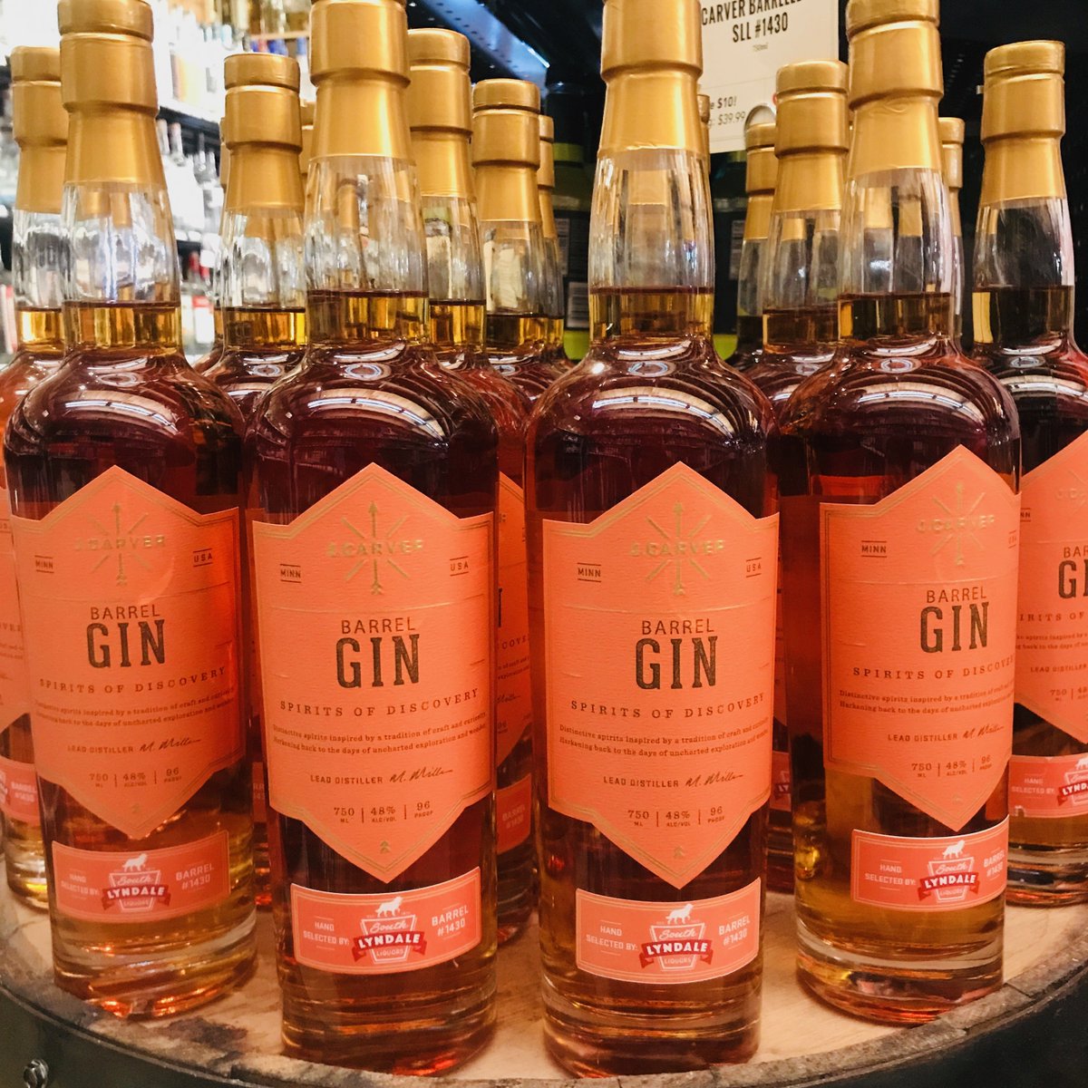 southlyndale's tweet photo. 🔥 ALSO, SLL will be pouring spirits from 4 PM - 6 PM. 
@knobcreek  SLL Barrel Select (on sale $39.99) &amp; 
@JCarverSpirits Barreled Gin SLL #1430 (on sale $29.99 this weekend ONLY) will be sampled straight and in a Bees Knees 

What an evening! Sip &amp; Shop at SLL 🤘

#mpls #friday https://t.co/gQatmU4C6A