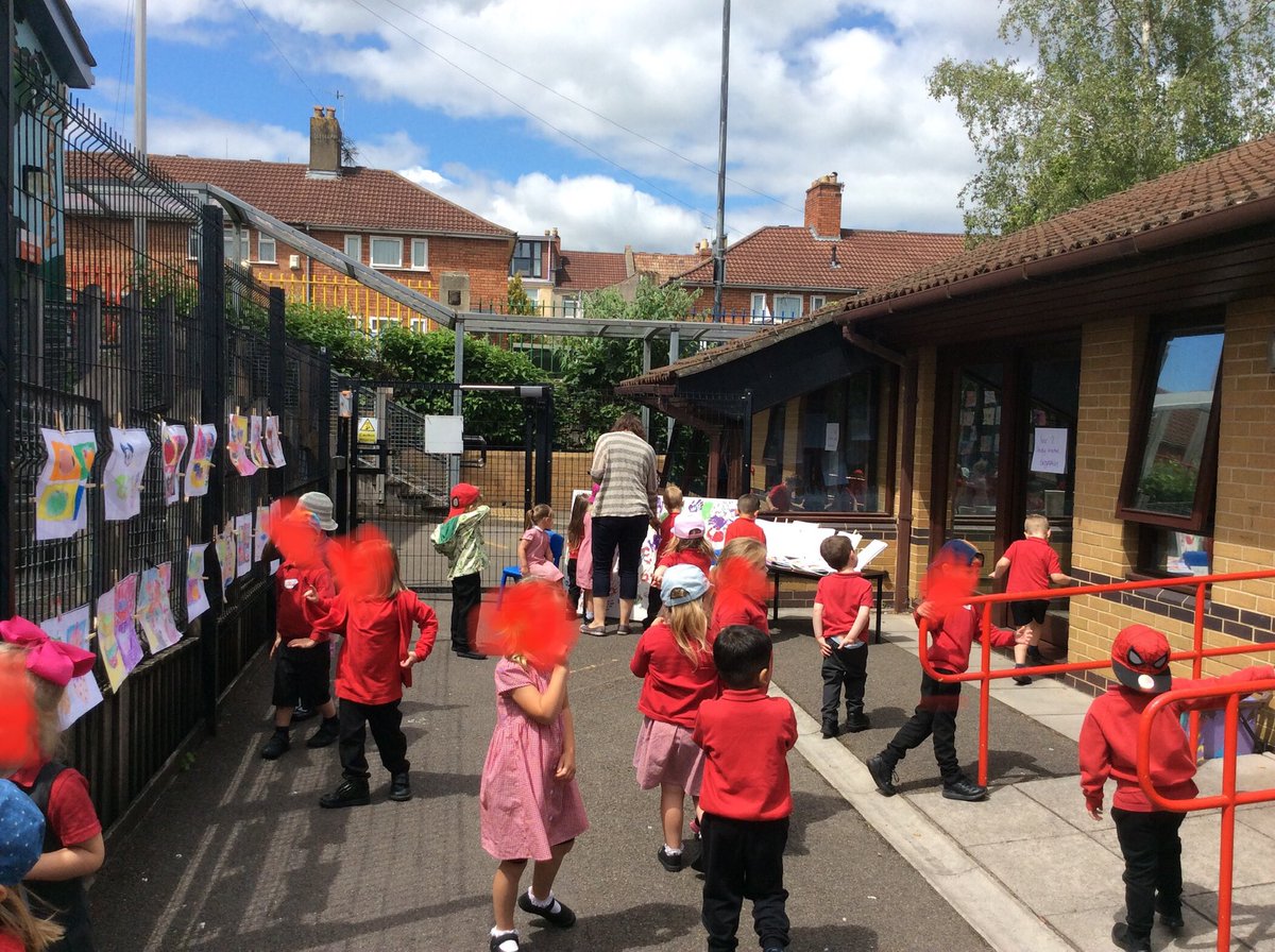 NJoFrick1's tweet photo. @parsonstreet Arts Trail... a great way to celebrate the end of Arts Week 🙌🏼 #artsweek #creativity #fun #talenetedchildren #talentedstaff https://t.co/SxEOypj0AQ
