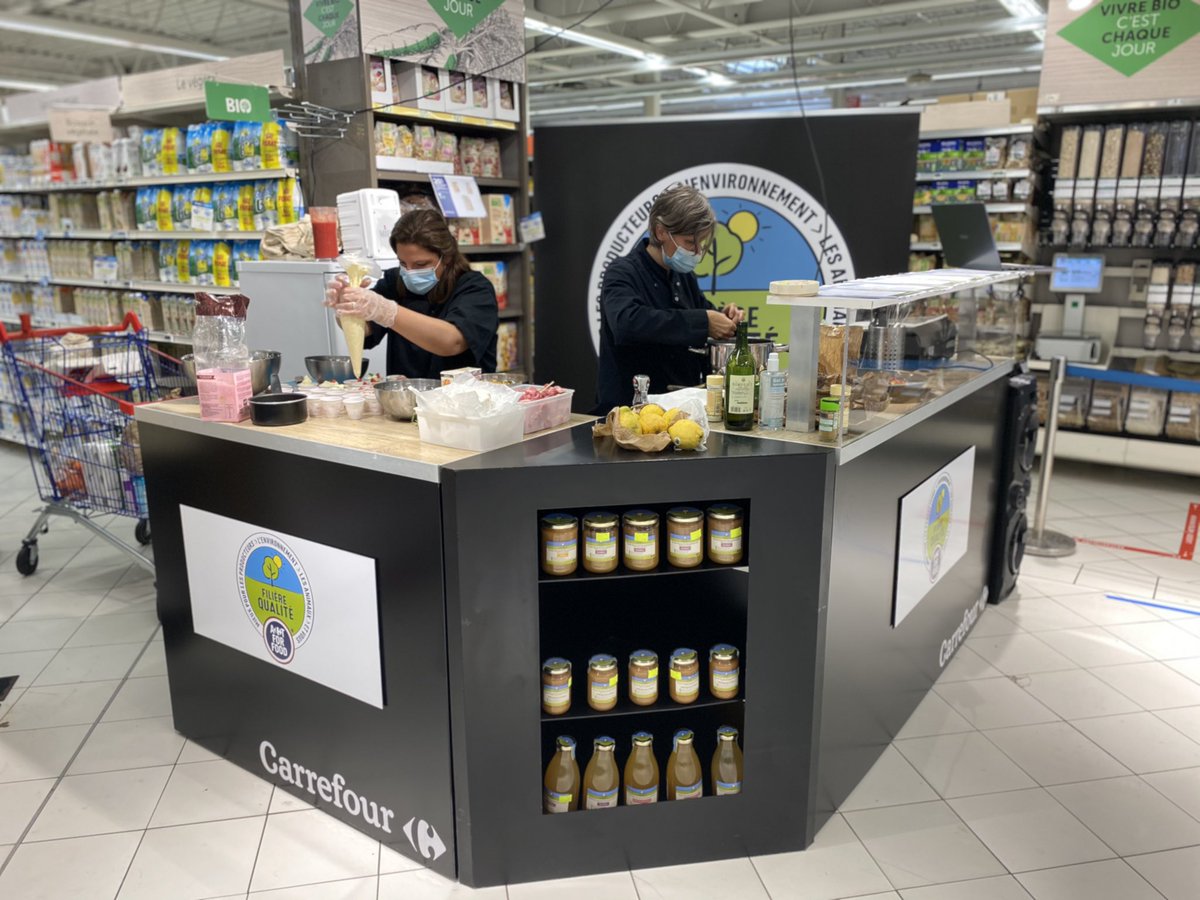 AmandineLevine's tweet photo. Une éternité qu’un tel événement n’avait pas pu être envisageable ...
Ce soir, c’est sur le thème d’un Afterwork sur nos produits Filière Qualité Carrefour que nous avons réuni nos meilleurs clients autour d’une cheffe qui nous a préparé des recettes incroyables 🤩 https://t.co/rJ9o1RKVZZ