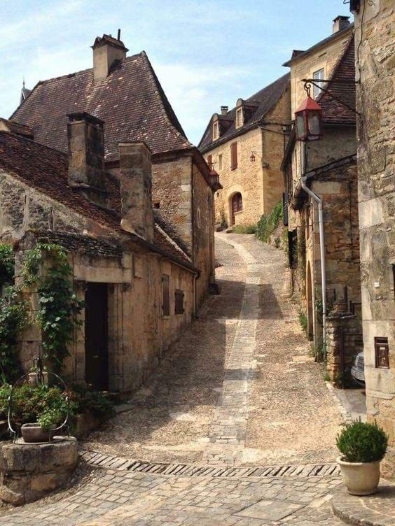 Pueblos mágicos. 
Síganos en instagram - bit.ly/3w6DpoR
#airelibre #airelibre
 #vidaalairelibre #fotografía #fotografias #fotografiacallejera #mundo #viajes #viajesporelmundo