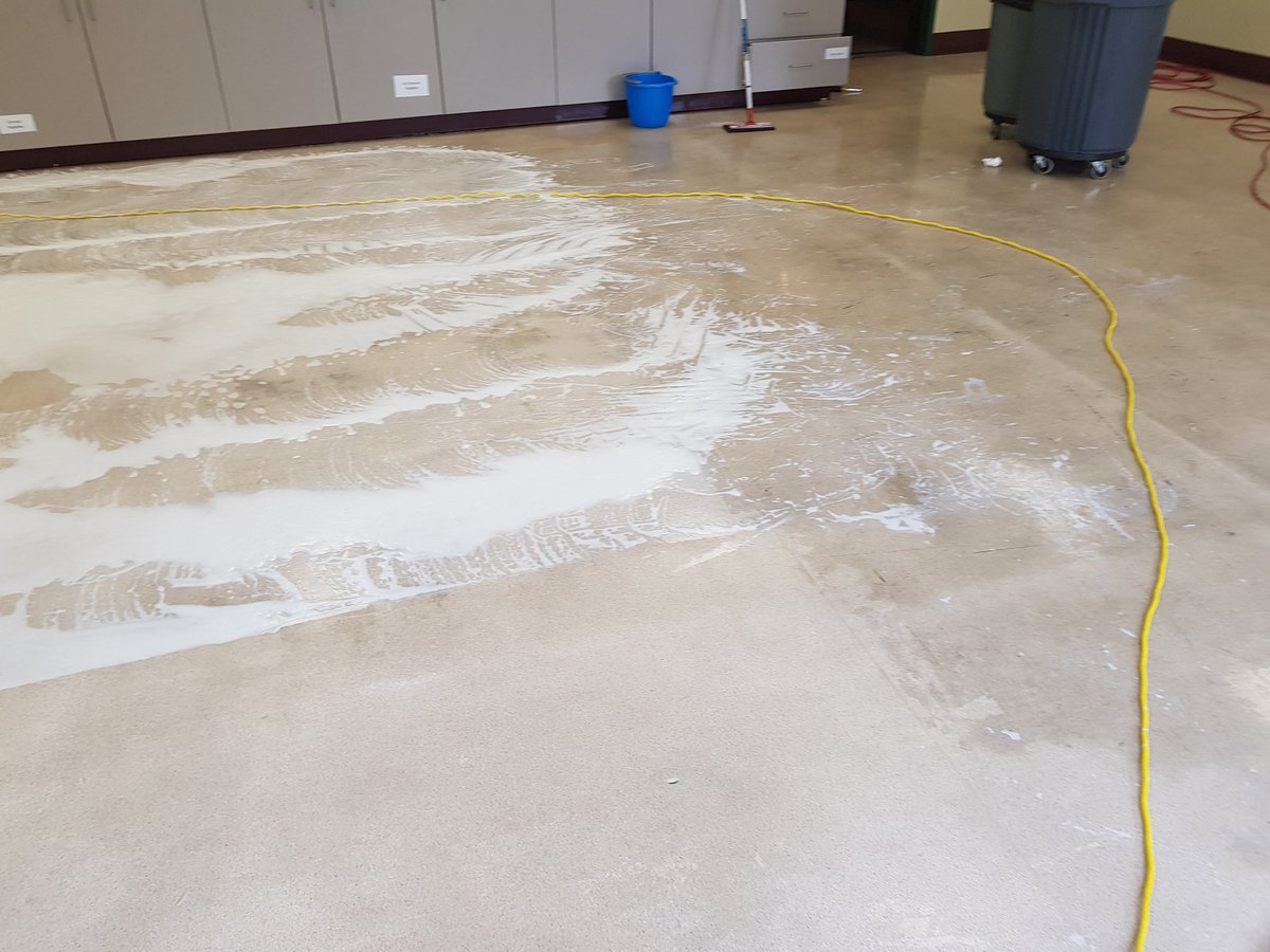 jasonjonphilip's tweet image. Stripping The 1919 Building