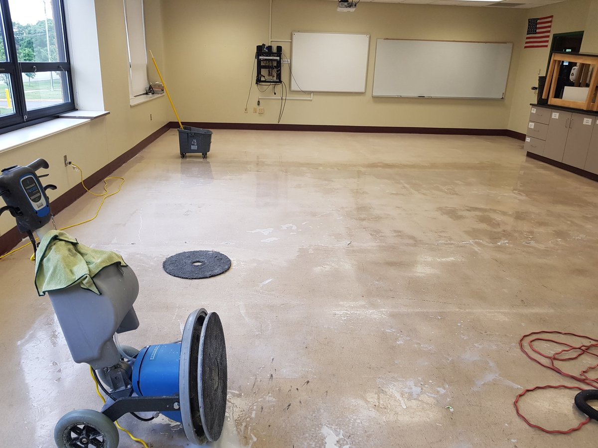 jasonjonphilip's tweet image. Stripping The 1919 Building