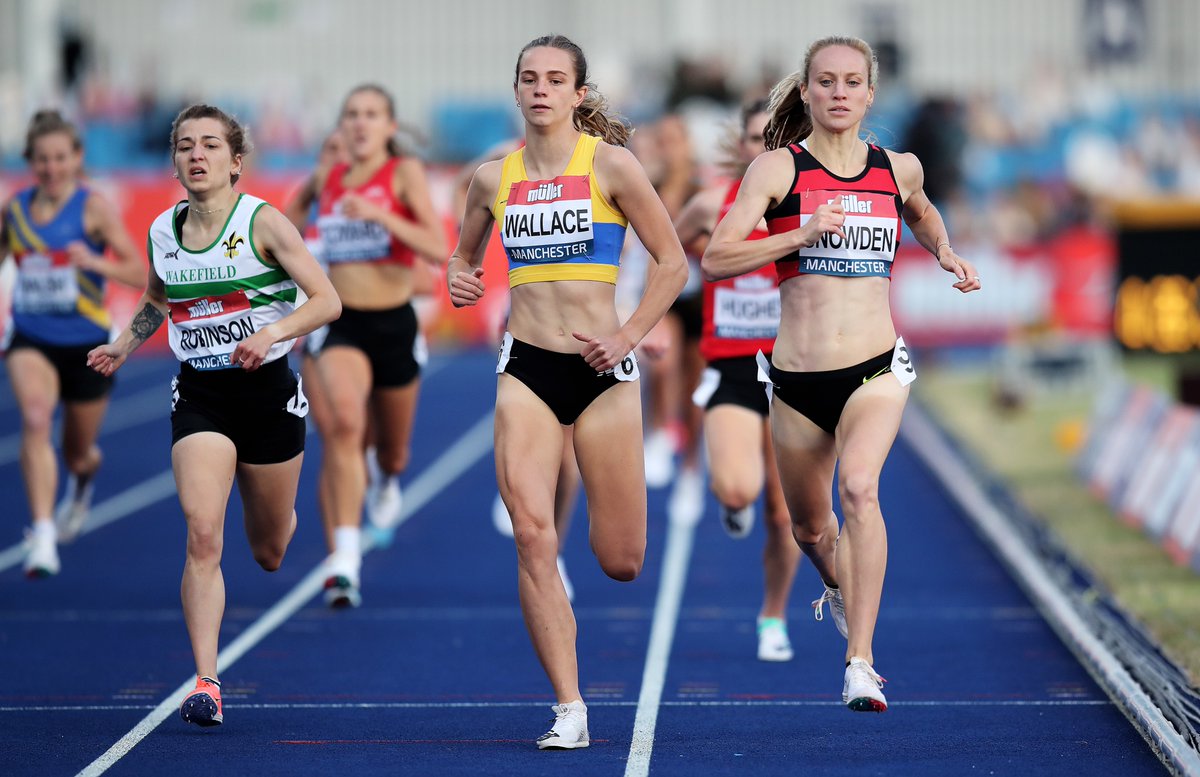 Katie Snowden wins the opening heat of the women's 1500m in 4:27.12, with Erin Wallace (4:27.31), Lucy Robinson (4:27.55) and Cari Hughes (4:28.47) also qualifying automatically
📸Getty Images for British Athletics 
#MullerBritishChamps