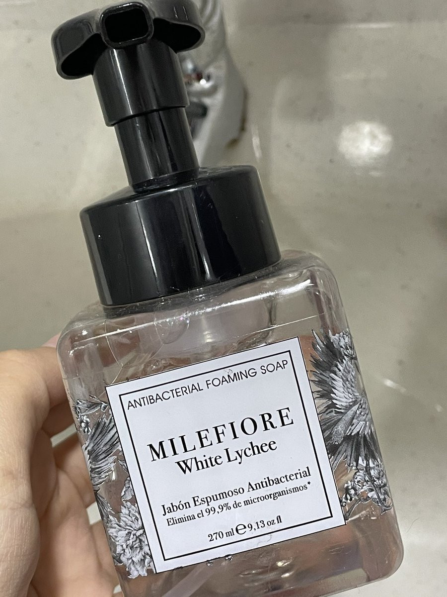 Si quieren el mejor jabón de manos del mundo para sus baños les dejo este, luego me dan las gracias ☺️💕
#SoyUnD1Lover, podría pasar la tarde entera haciéndole #Publicidad .