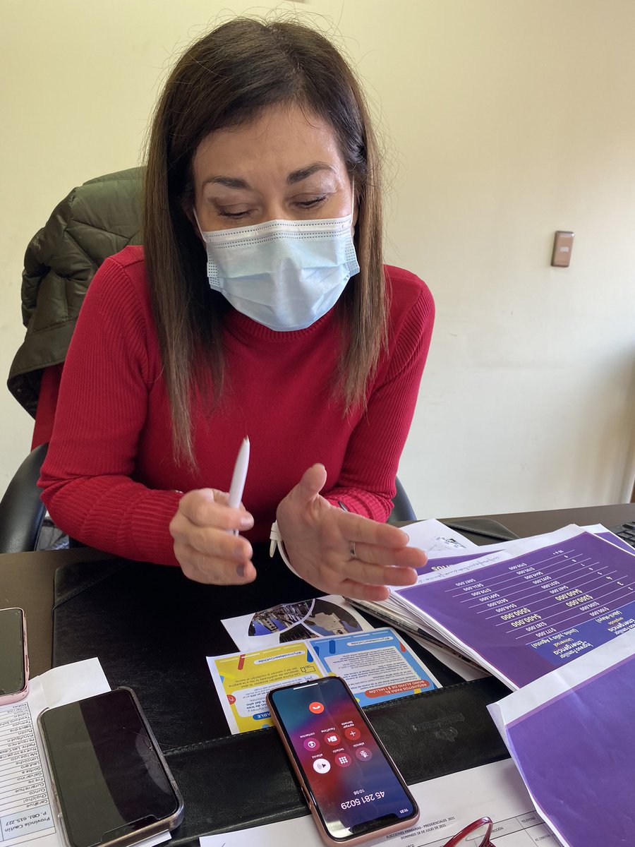 DPPMalleco's tweet photo. Continuamos informando sobre la postulación al #IfeUniversal, #BonoMiPyme y #ProcesoDeVacunación ; la gobernadora @katiajeaguz realiza contactos telefónicos con #RadioNativa  #Lumaco #RadioVictoria para que nadie quede fuera de estos beneficios que otorga el @GobiernodeChile https://t.co/TGh4HF3TY6