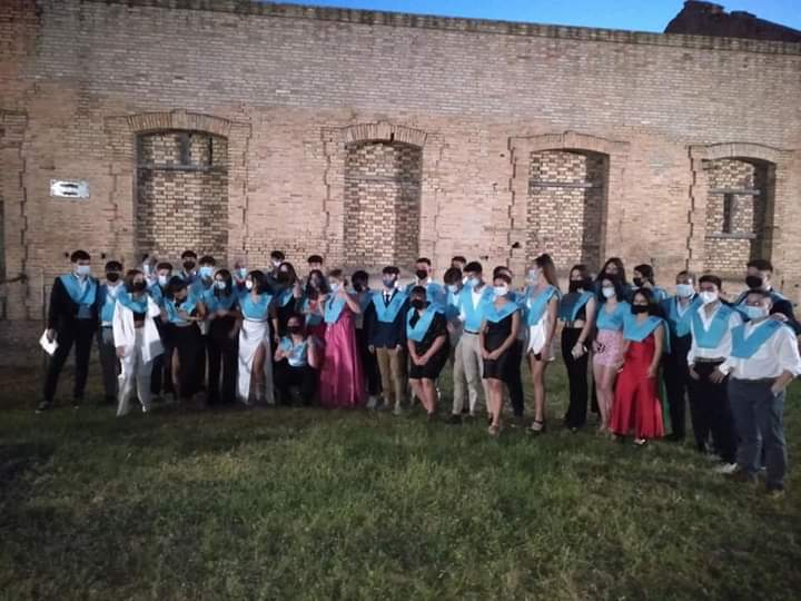 IMunigua's tweet photo. Graduación de la promoción 2017-21 del IES Munigua. Emotivo acto en el marco incomparable que nos retrotrae al orgulloso pasado minero de este pueblo. https://t.co/z1uujdDxOI