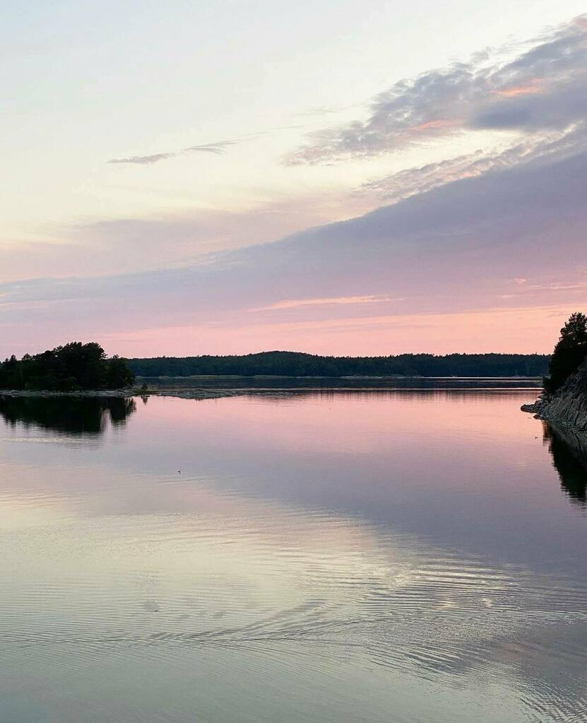 tuulaslife's tweet photo. Yöttömän yön juhlaa 🧡
Ja nämä kesäyöt,
ei näille ole vertaa 🎶🎶
It’s a nightless night 🧡

#juhannus #midsummer #valoisat #yöt #bright #nightless #nights #yöttömätyöt #summernights #kesäyöt #nelkytplusblogit #åblogit #yöttömänyönjuhla #kesänjuhla #saar… https://t.co/fOGu2tnmWo https://t.co/TpSQmiIxyb