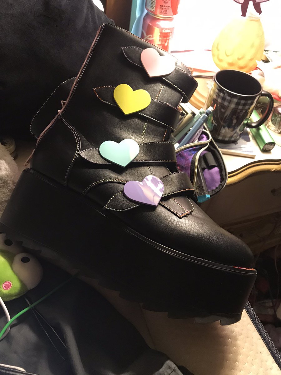 bluebottleTea's tweet photo. I love my new tall shoes. I’m going to be so tall all the time forever https://t.co/0gSREl2Fvb