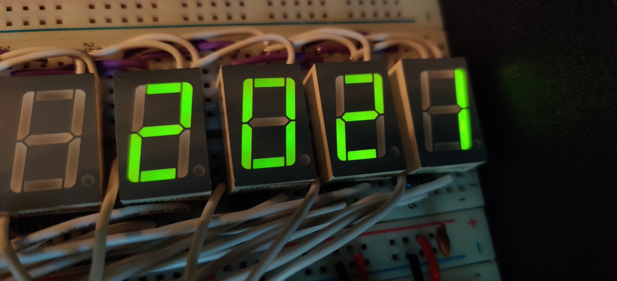 Wrelks's tweet photo. Arty A7-100T - Binary to 7seg program! 
Can't wait to experiment with I2C and floating point math soon. #fpga #coding #programming #embedded #circuitry #tech #technews #vivado #riscv #microblaze https://t.co/uXr6wbHHIO