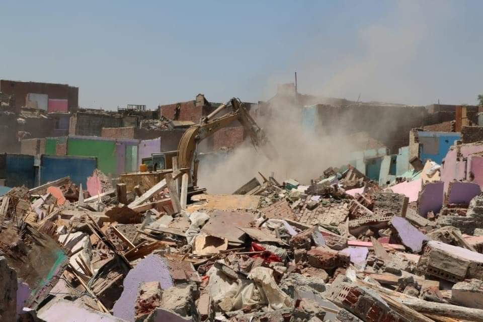 AfricaFactsZone's tweet photo. Egypt demolished more slums in Cairo and moved 2,089 families (11,000 people) to a new city called Al-Asmrat, which was customised to include the families.

Egypt has an ambitious $25 billion plan to destroy all slums and unplanned cities and resettle the residents by 2030. https://t.co/5rwohvac70