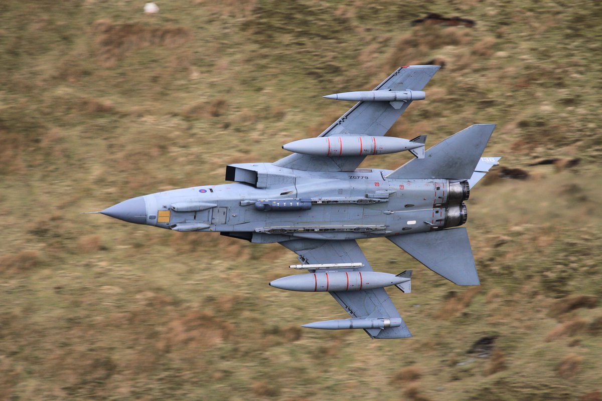 mivec1's tweet image. A lone Tornado GR4 patrolling the low level structure in North Wales a few years ago.
I'm 8 followers off 400....can anyone help out please😉
Much appreciated👌