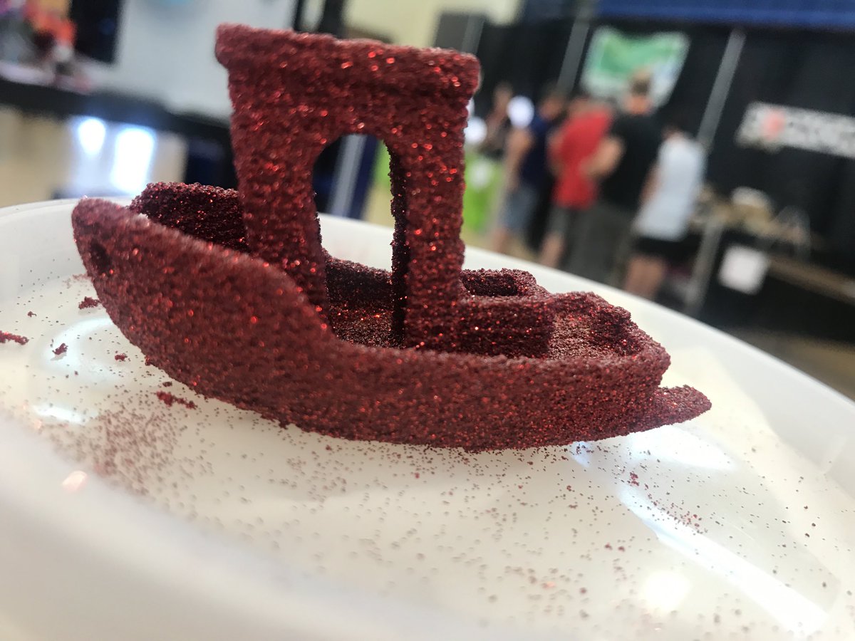 Clare3D's tweet image. 3 years gone but the memories are as real as yesterday 😁 ⁦@AbuzzDesigns⁩ #stoolsample #glitterprinting ⁦@repkord⁩ ⁦@E3DOnline⁩ ⁦⁦@EastRepRapFest⁩  #errf2018 #oldbayspice