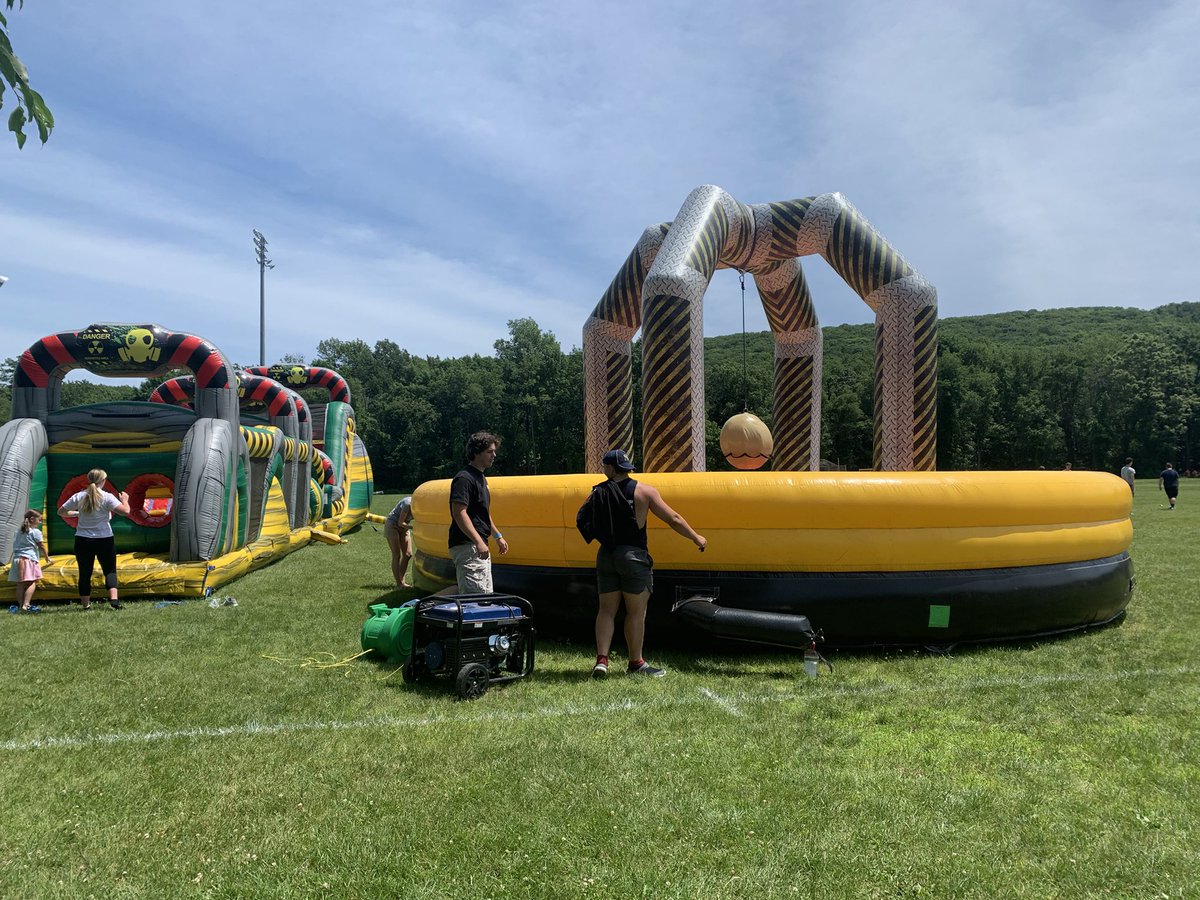 JTHSFalcons's tweet photo. Thanks to the #Classof2020 for a fun afternoon celebrating and reuniting. We miss you all!!! #foreverfalcons #falconpride https://t.co/qe8kkMT3dK