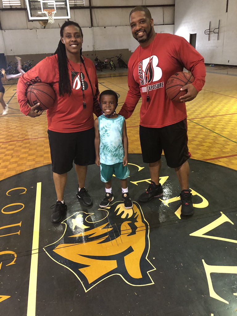 Blazers Exposure coaches conducting skills camp with SF Banks (CWK) in Atlanta at Carver Bible College 🏀⛹🏾⛹🏾 <a href="/BlazersExposure/">BlazersExposureSports</a>