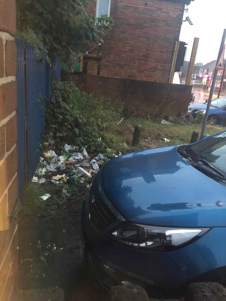 MMUNEERKHANS's tweet photo. @BCC_Help @BhamCityCouncil @BCC_Help This issue has still not been sorted! @BhamCityCouncil #Hodgehill 
@HodgeHillResid1 https://t.co/kH3PTWa8Gw