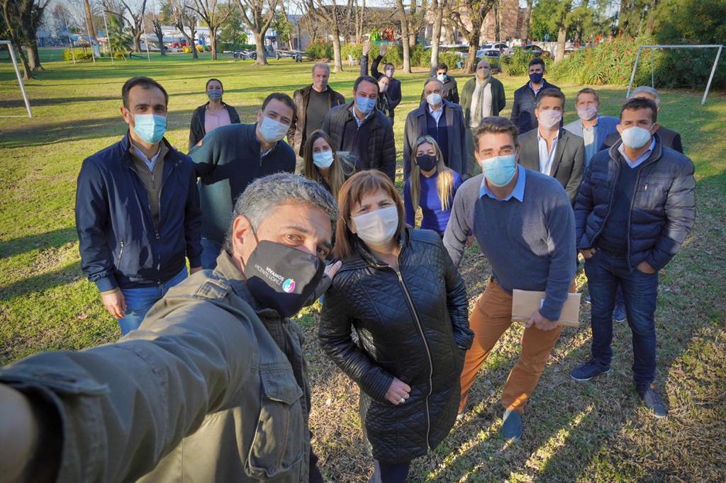 PatoBullrich's tweet photo. Juntos seguiremos buscando la unidad de nuestro espacio, consolidando una alternativa para todos y defendiendo con fuerza las causas de la libertad, el trabajo y la República. https://t.co/L3CKTsdyWv